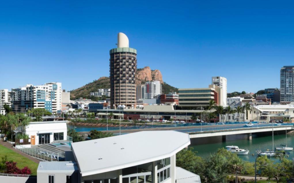 Grand Hotel And Apartments Townsville Exterior photo