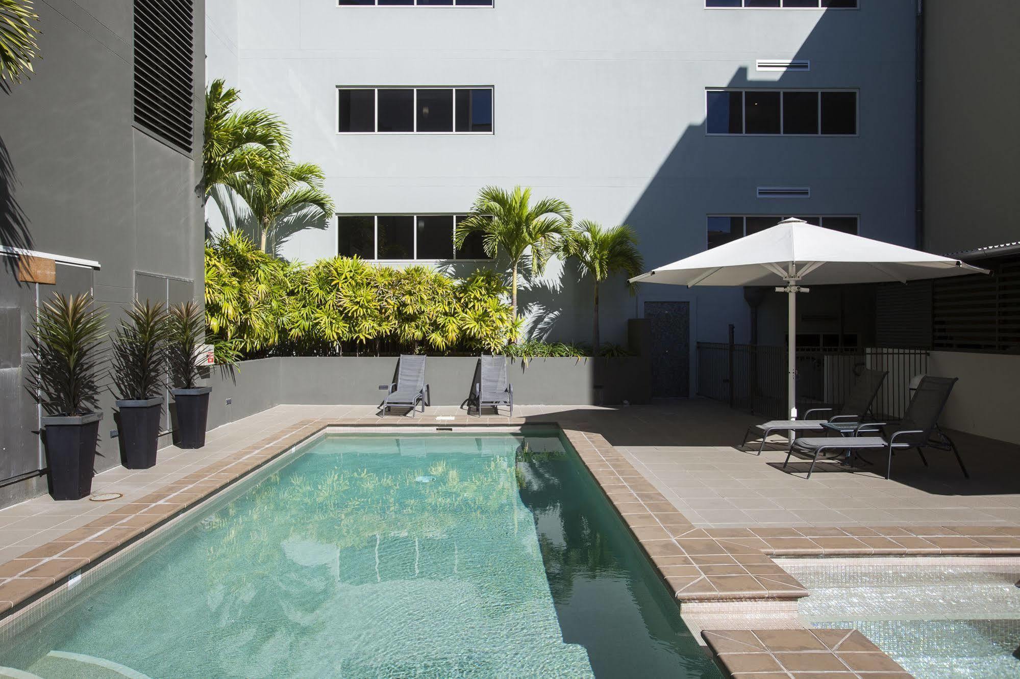 Grand Hotel And Apartments Townsville Exterior photo